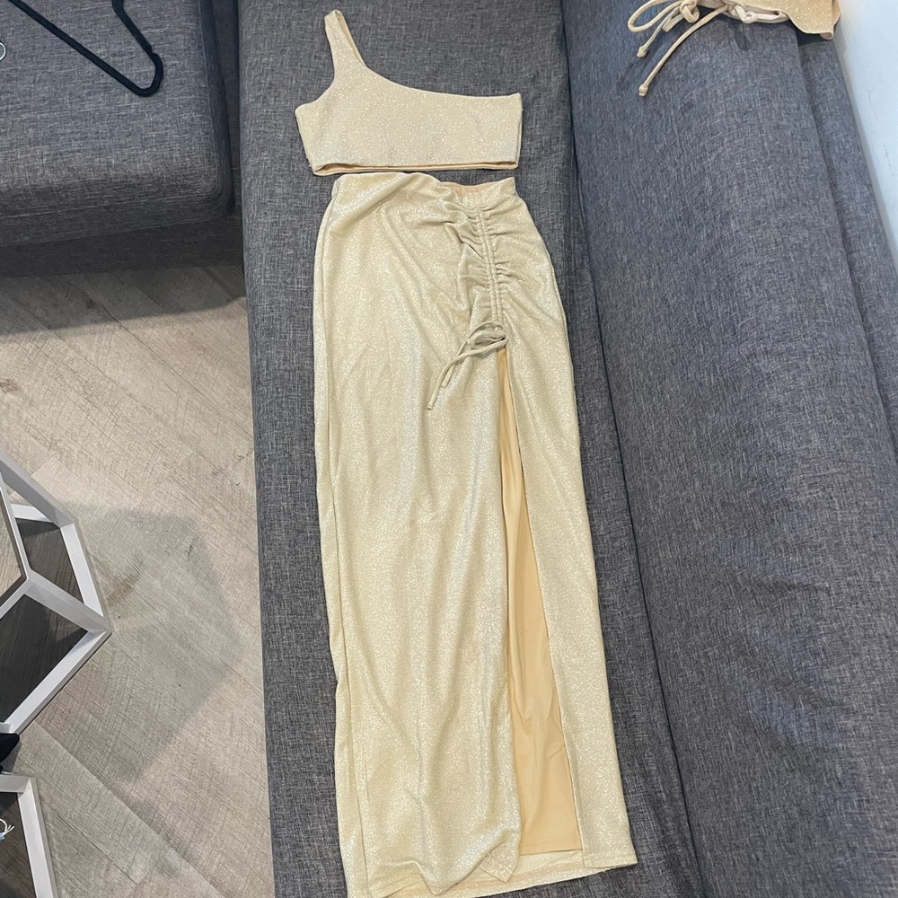 Gold booohoo set